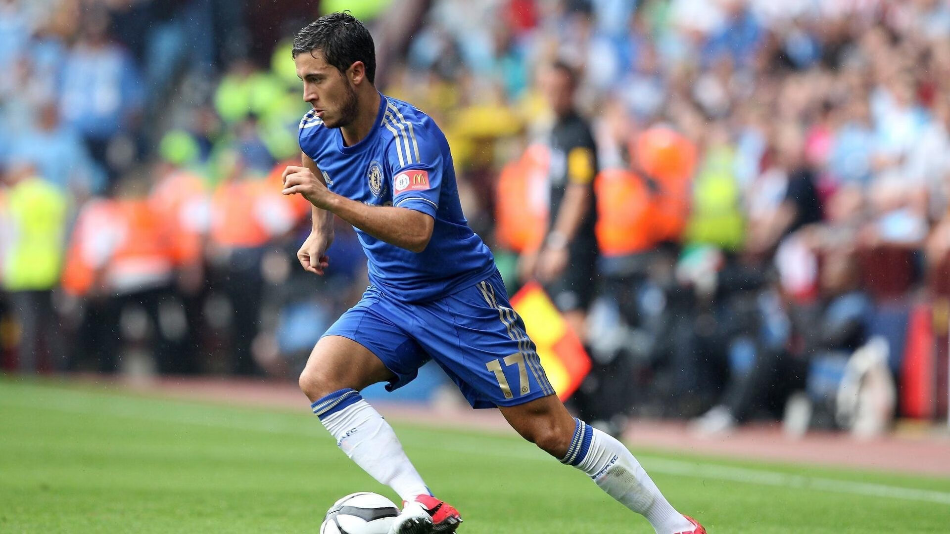 川崎前锋与横滨水手激烈对决，川崎前锋 横滨